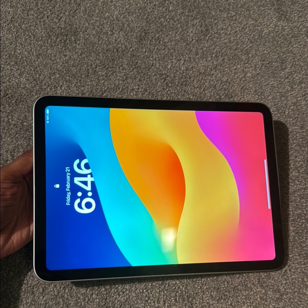 COPY - Apple Silver Ipad 10th gen